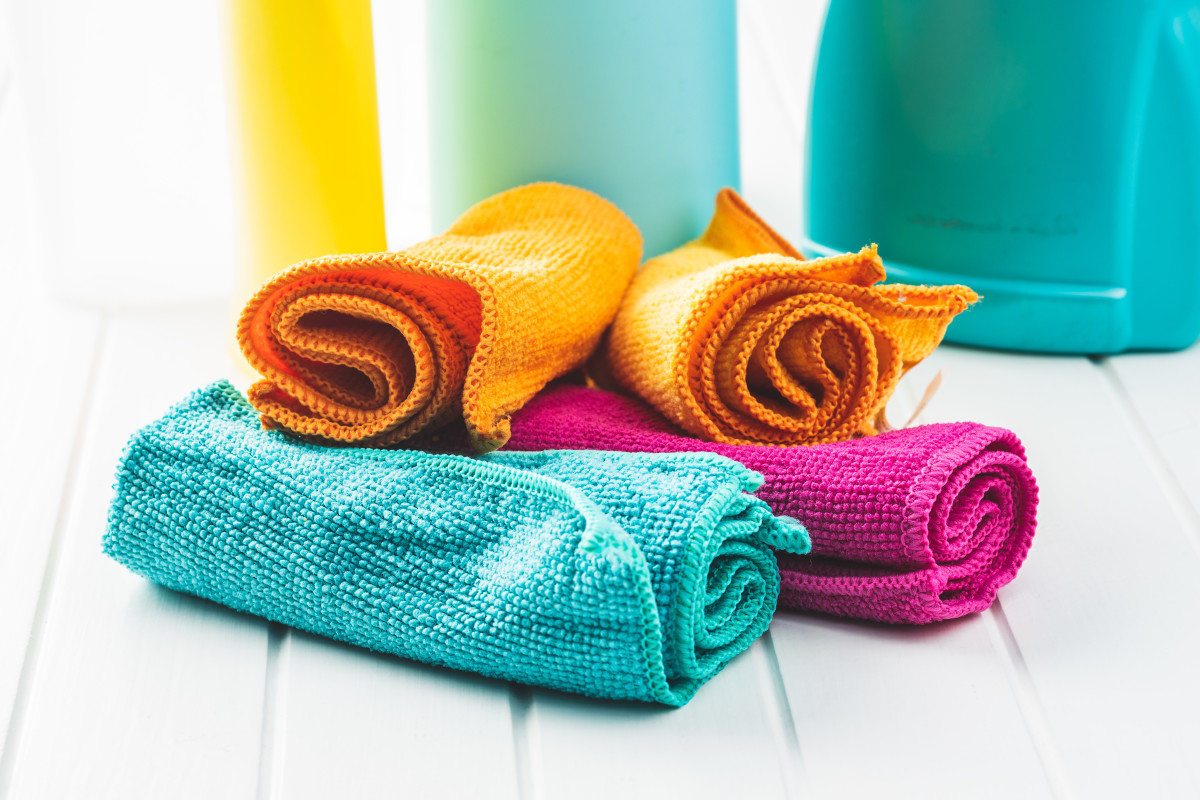 How to Know You Need New Cleaning Rags and Towels